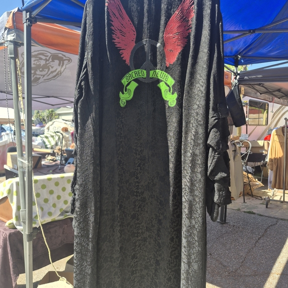 Elegant Black Ruffled Dress - Picture 2 of 5